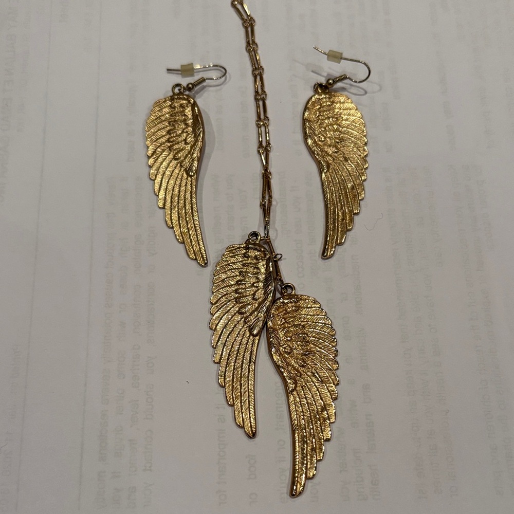 Aldo Gold Wing Necklace Set